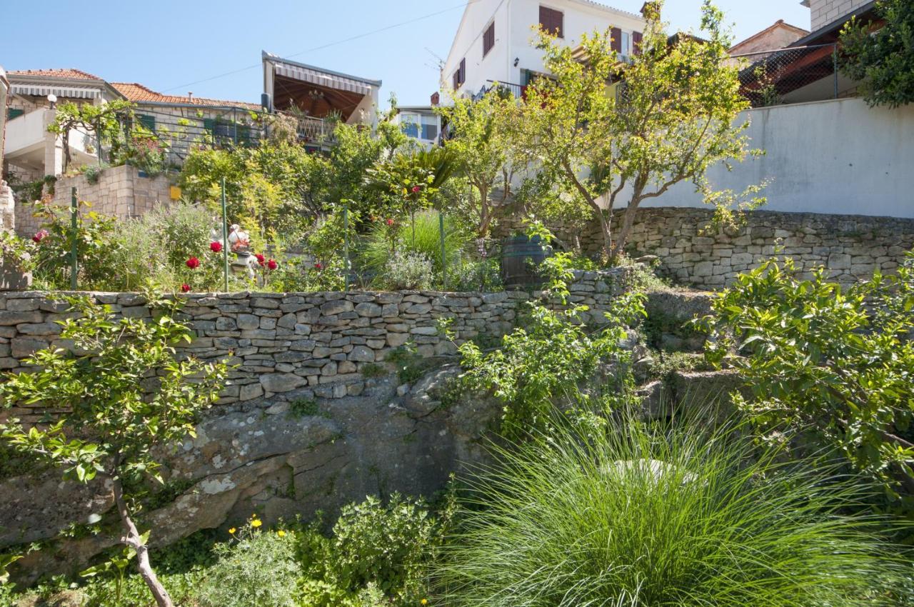 Apartments Gorana Splitska Εξωτερικό φωτογραφία