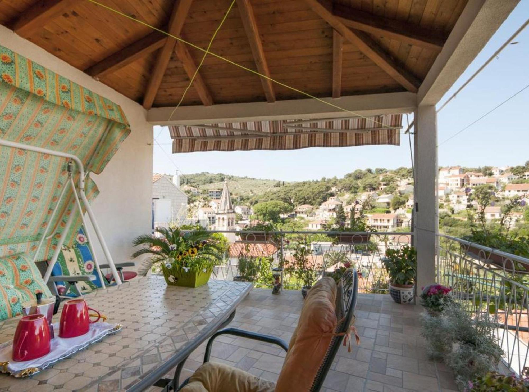 Apartments Gorana Splitska Εξωτερικό φωτογραφία
