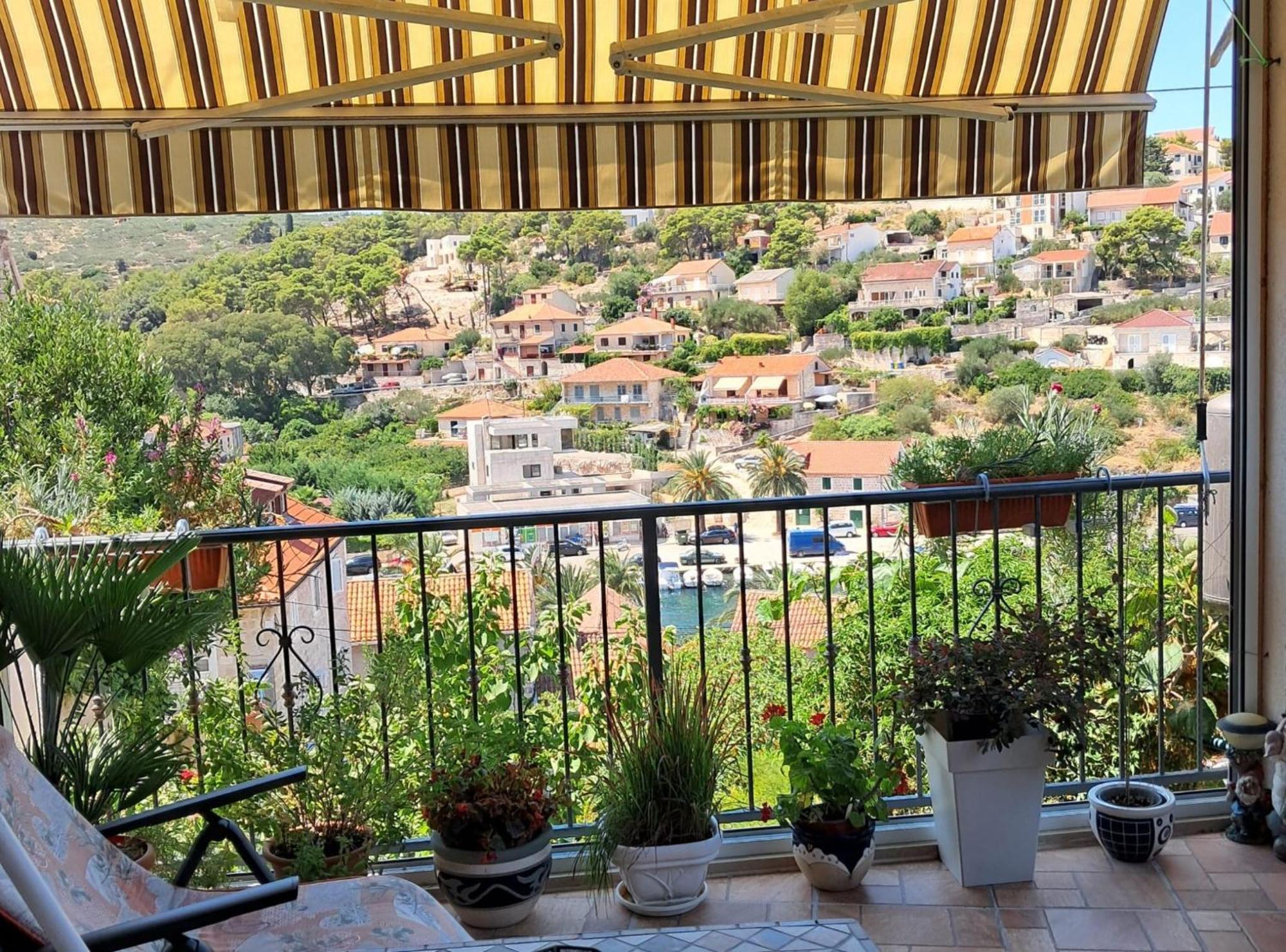 Apartments Gorana Splitska Εξωτερικό φωτογραφία