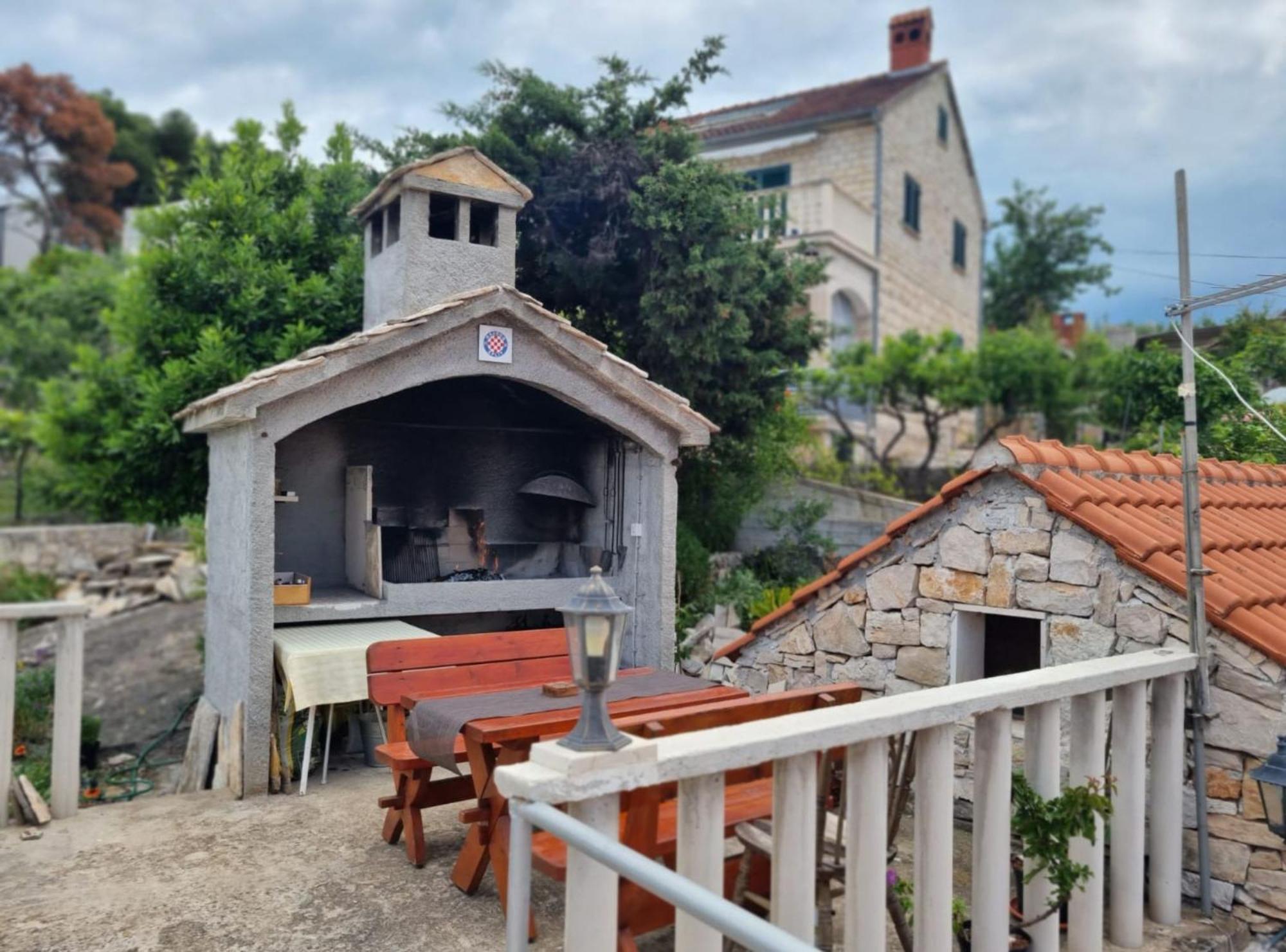 Apartments Gorana Splitska Εξωτερικό φωτογραφία