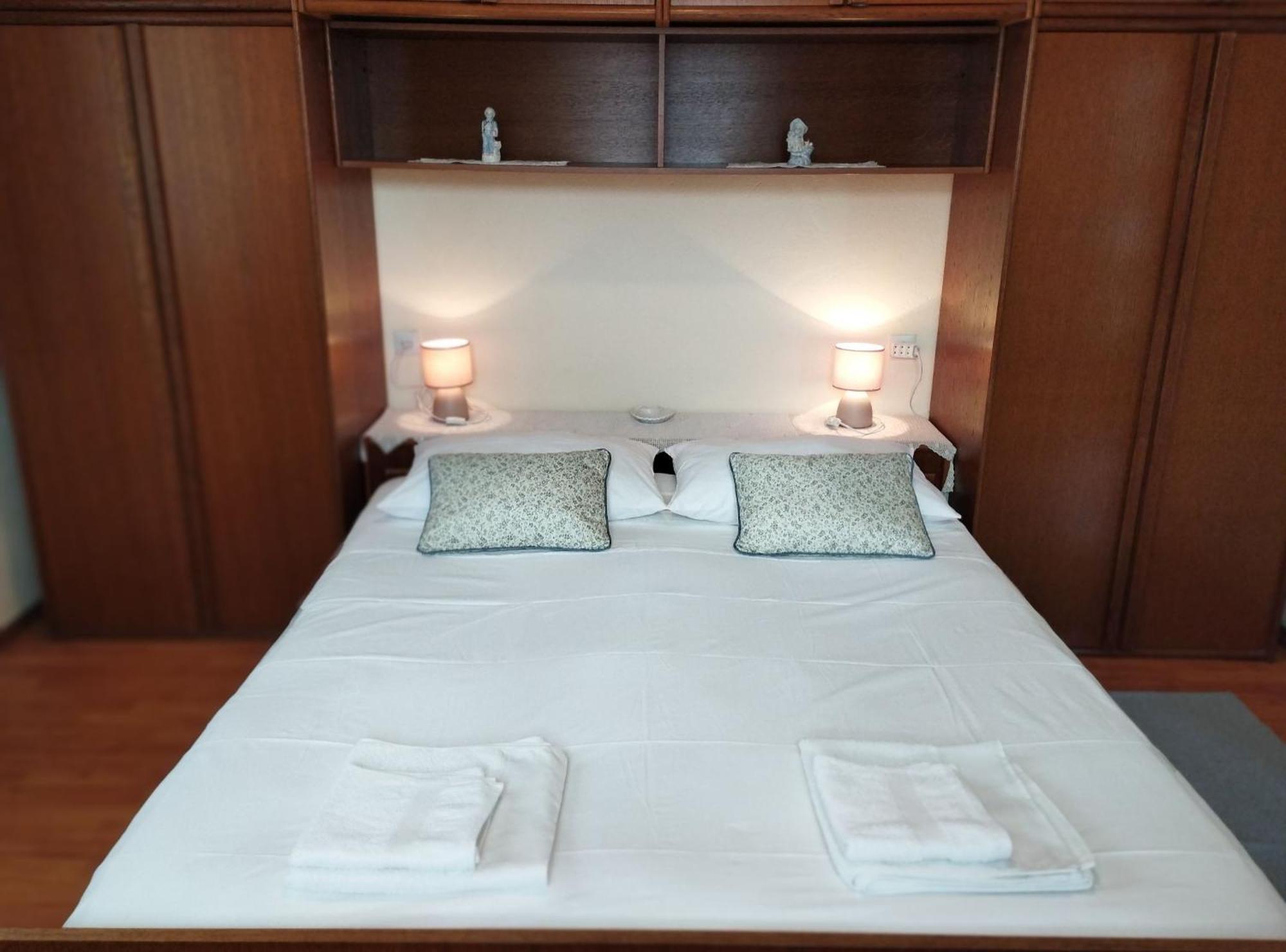 Apartments Gorana Splitska Εξωτερικό φωτογραφία