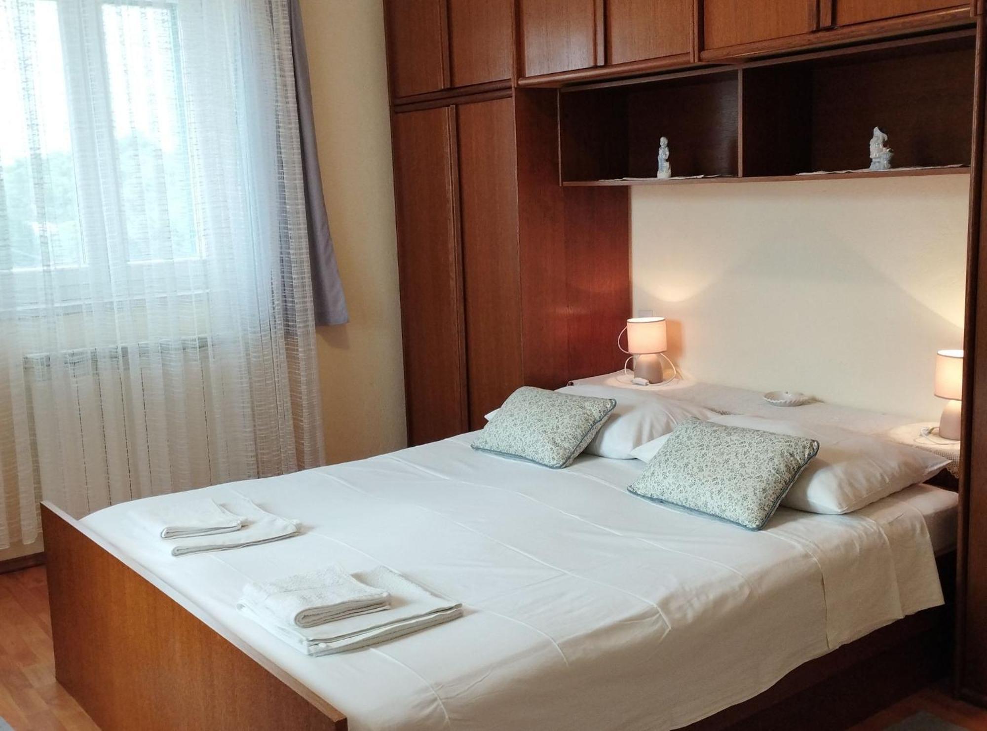 Apartments Gorana Splitska Εξωτερικό φωτογραφία