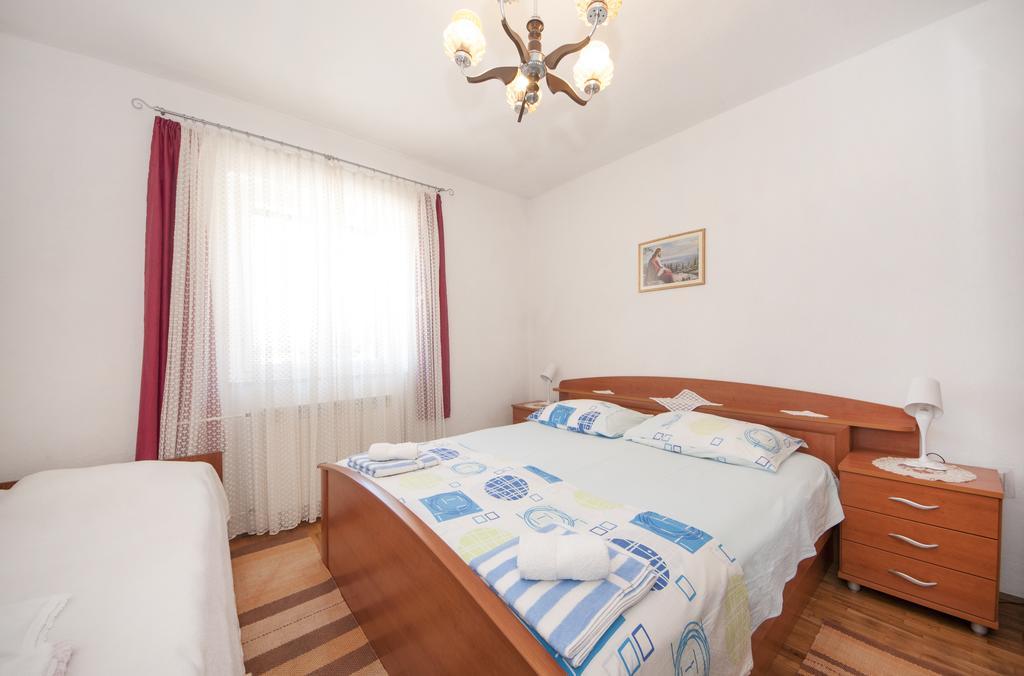 Apartments Gorana Splitska Εξωτερικό φωτογραφία