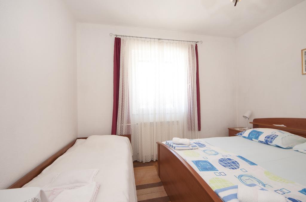 Apartments Gorana Splitska Εξωτερικό φωτογραφία