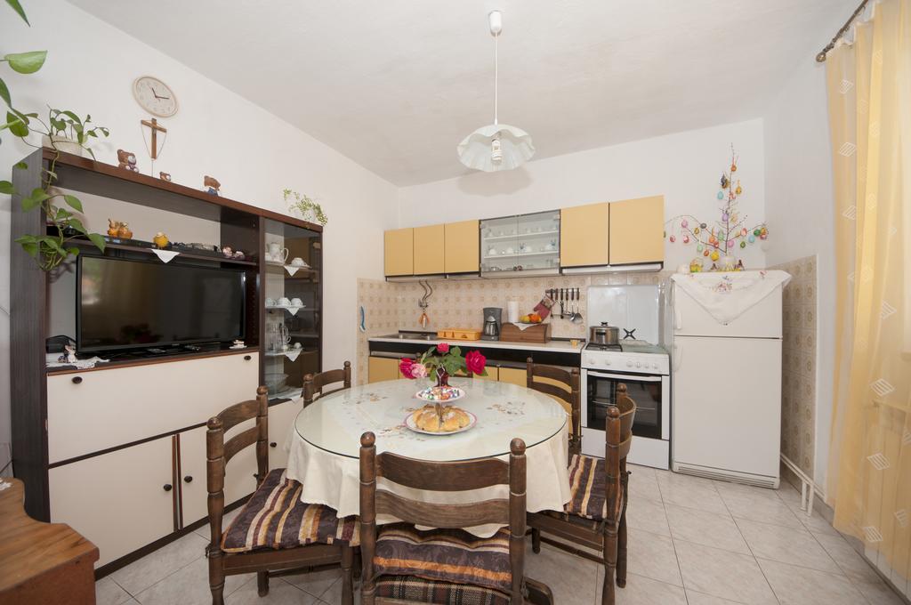 Apartments Gorana Splitska Εξωτερικό φωτογραφία