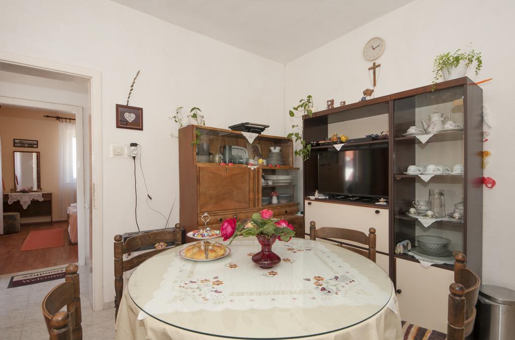 Apartments Gorana Splitska Εξωτερικό φωτογραφία