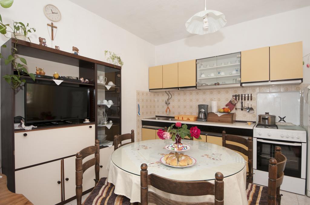 Apartments Gorana Splitska Εξωτερικό φωτογραφία