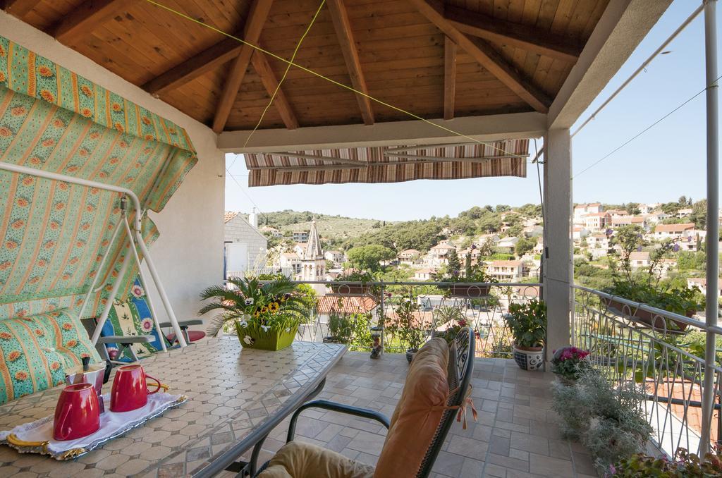 Apartments Gorana Splitska Εξωτερικό φωτογραφία